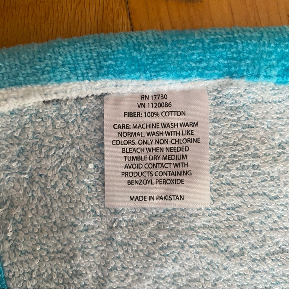 Target Pool Party Beach Towel - Picture 4 of 4